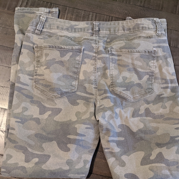 Women's ANA A New Approach Camo Jegging Size 8 - Picture 3 of 3